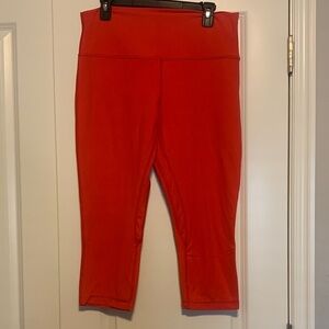 Lululemon Align Cropped Legging Size 14
Magma color maybe, pilling in the gusset